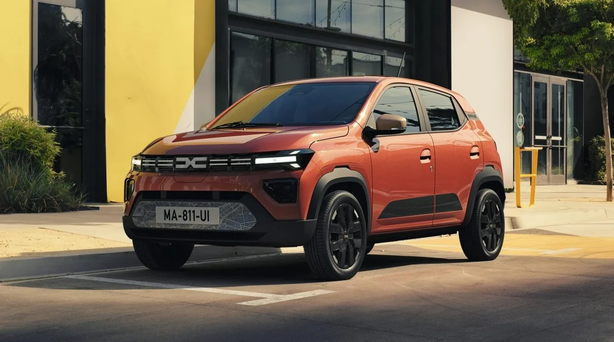Dacia Spring primește un nou facelift: baterie LFP și până la 100 CP pentru micuțul model electric
