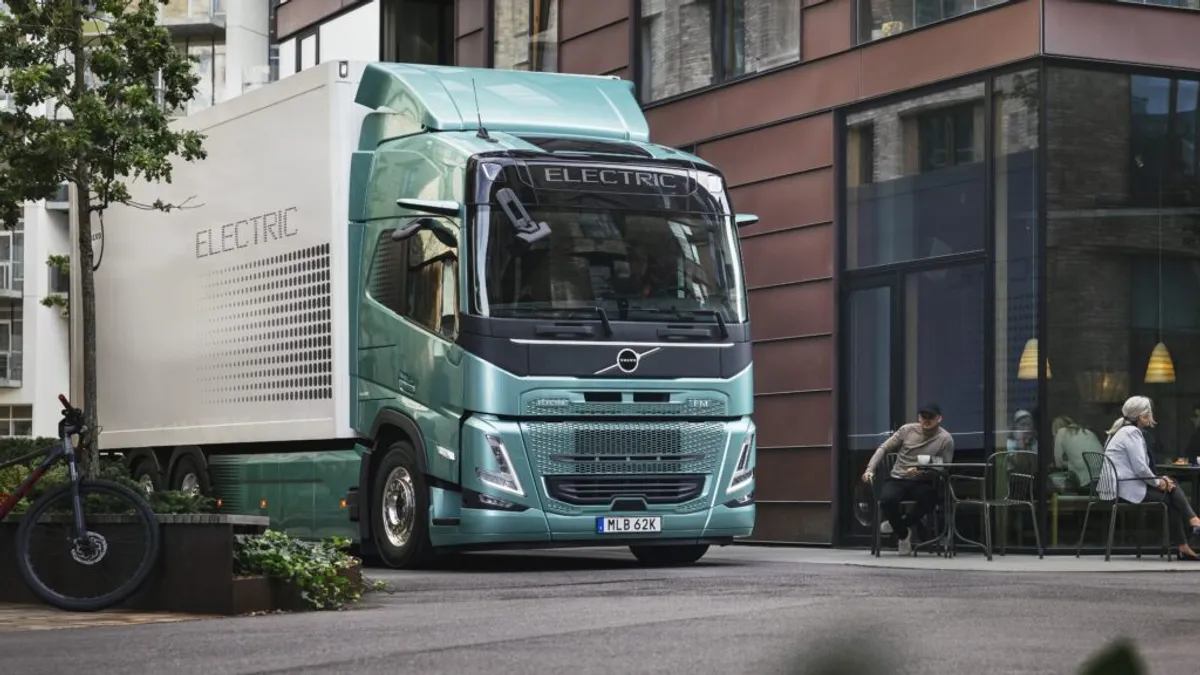 Volvo lansează camioane electrice cu autonomie impresionantă